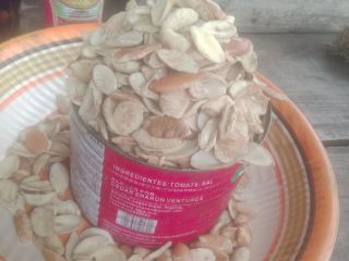 Vendo hojuelas de yuca, maíz, aceite de palma, cangrejo
