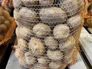 Hola, tengo papas a la venta, variedad Vineta.