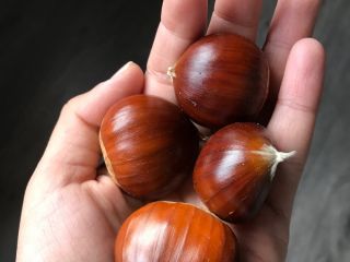 Ricas castañas del Bierzo, buena calidad y recien cogidas