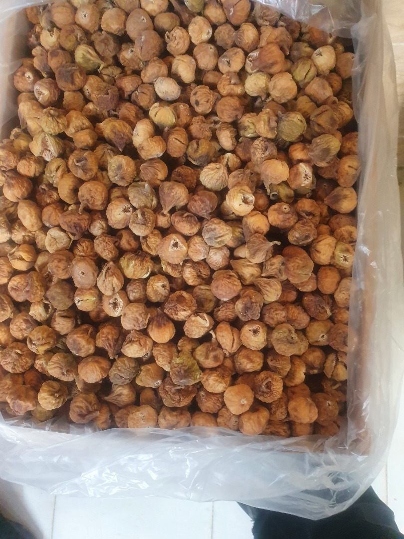 Hola Estimados compradores Somos un productor de higos secos de Irán en la región y centro de producción de higos secos en la ciudad de Estehban