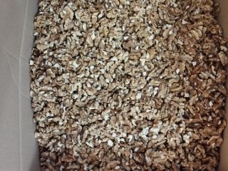 Venderé nueces sin cáscara. Tengo unos 150 kg en