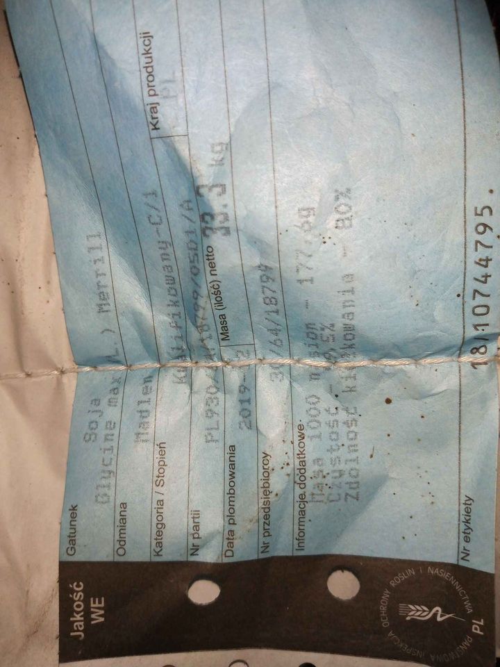 Hola, tengo a la venta 9 sacos de 33.3 kg de soya calificada C/1 variedad Madlen numero de lote: PL930/64/18799/05D1/A