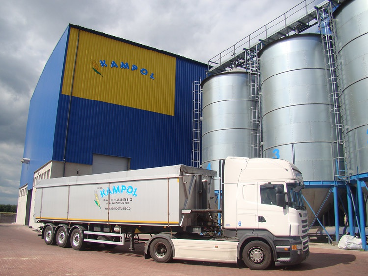 La empresa Kampol Rusiec 97-438 Polonia compra regularmente cereales y cultivos oleaginosos (mijo, lino, cártamo, sorgo, garbanzos, trigo sarraceno, trigo