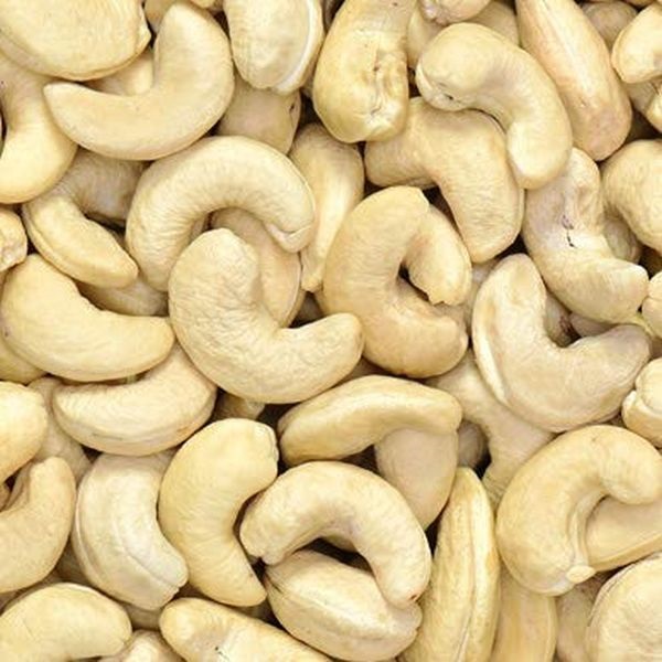 Somos exportadores directos de anacardos, tenemos los mejores anacardos de primera calidad en stcok y tenemos W320 disponible para exportar en este momento