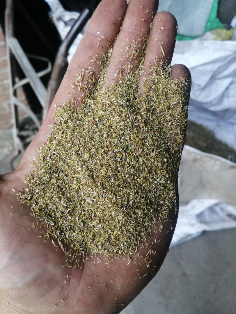 Hola, tengo para ofrecer manzanilla común (crush) en la cantidad de 3t