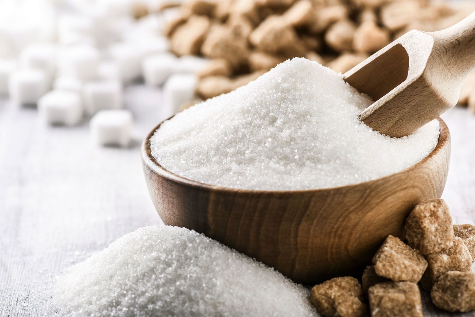 Ofrecemos azúcar y cereales de Ucrania (sorgo, maíz, trigo), así como colza y otros productos (harina, aceites)