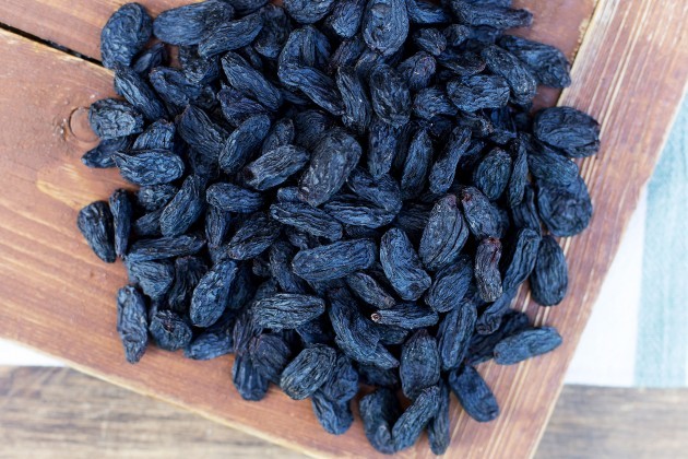 Pasas Sojagi Secadas a la sombra, sin conservantes ni aceite, suaves y jugosas por dentro, tienen un sabor dulce sin aditivos extraños