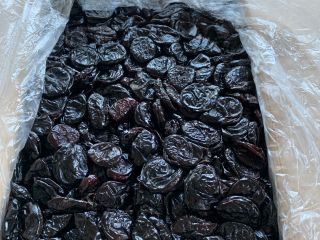 Tengo a la venta una ciruela sin semillas y