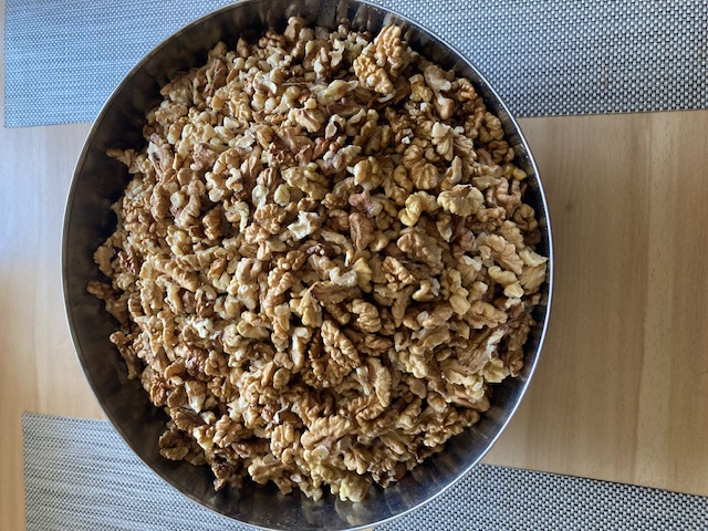 Venderé nueces naturales peladas a mano - precio 22 PLN por kg