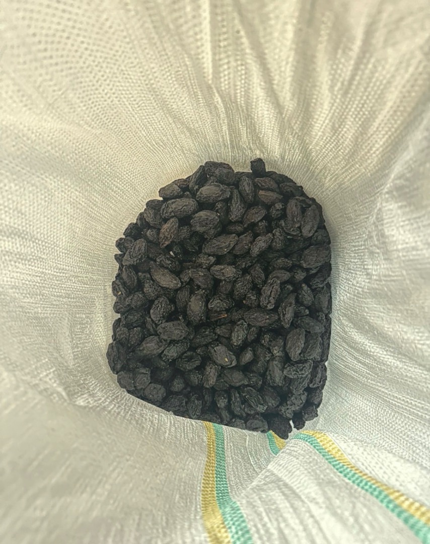 Vendo ciruelas pasas Stanley en grandes cantidades, alrededor de 150 toneladas, secadas naturalmente, sin humo y sin azúcar añadido