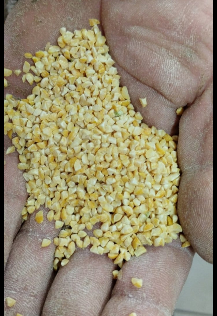 Guisantes molidos, grañones, en bolsas grandes