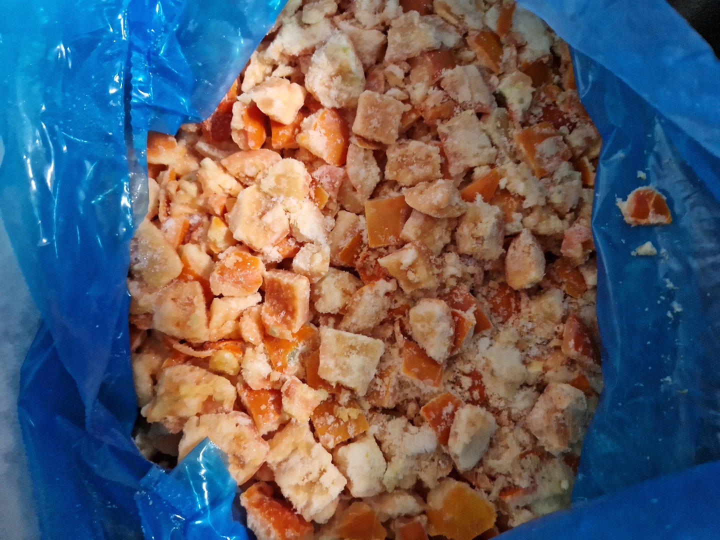 Venderé tomates congelados de 20x20, envasados en 10 kg