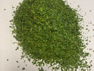 Ofrecemos a la venta perejil seco. Color verde, aroma