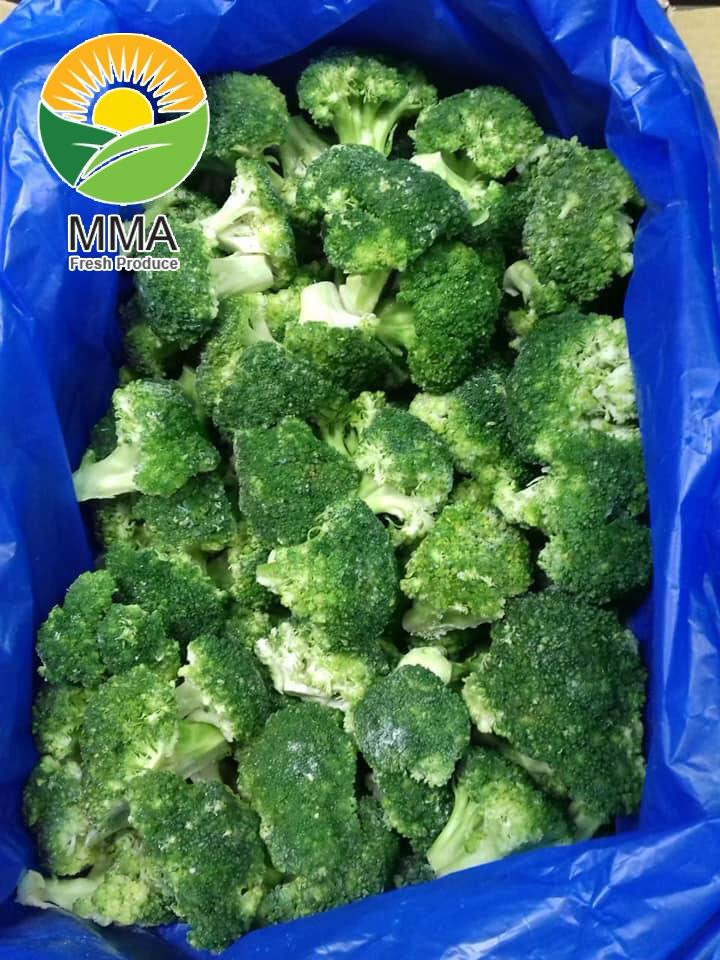 Floretes de coliflor congelados IQF: Grado: A Tamaño: 3-6 CM Embalaje: Caja de cartón de 10 KG a granel en bolsa Cantidad por FCL: 23 toneladas en palets