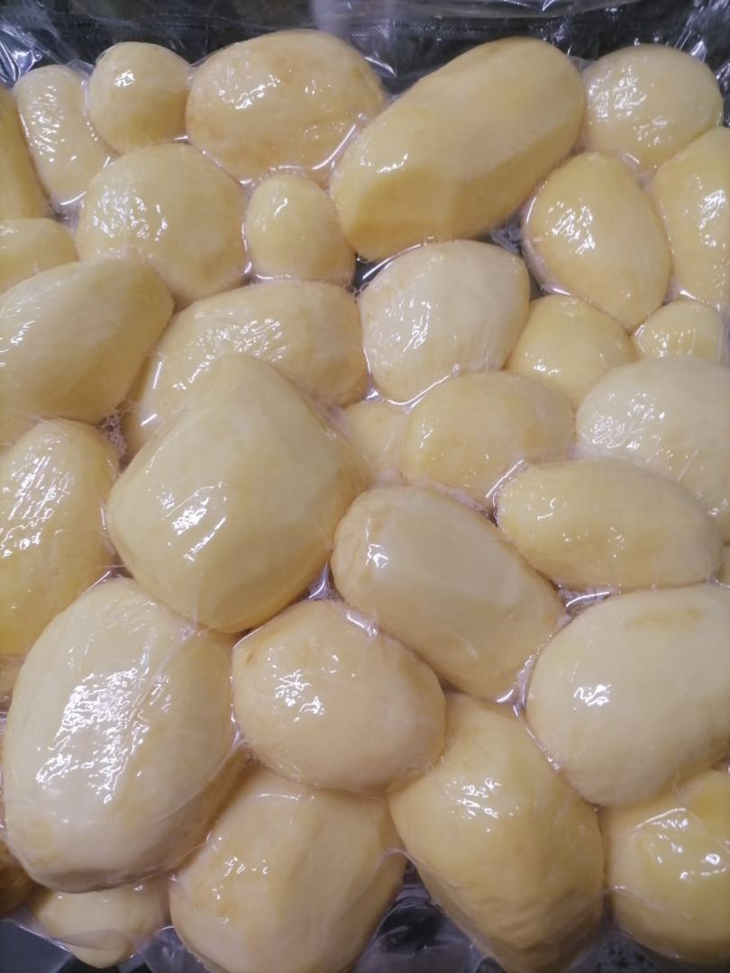 Hola, vendemos patatas peladas envasadas al vacío