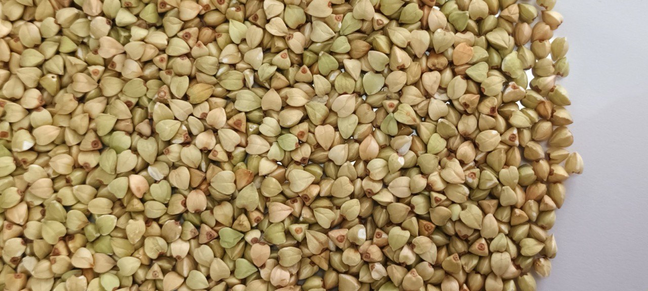 Granos de trigo sarraceno sin tostar, máxima calidad Humedad: 13,2% Contaminación: 0,14% Precio: 2.800 PLN por tonelada (sacos de 50 kg) Precio indicado por 1