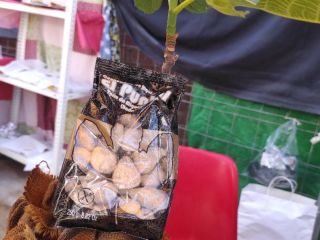 Se venden higos en bolsas de 250 gramos .