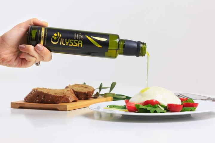 Aceite de oliva virgen extra prensado con los más altos estándares