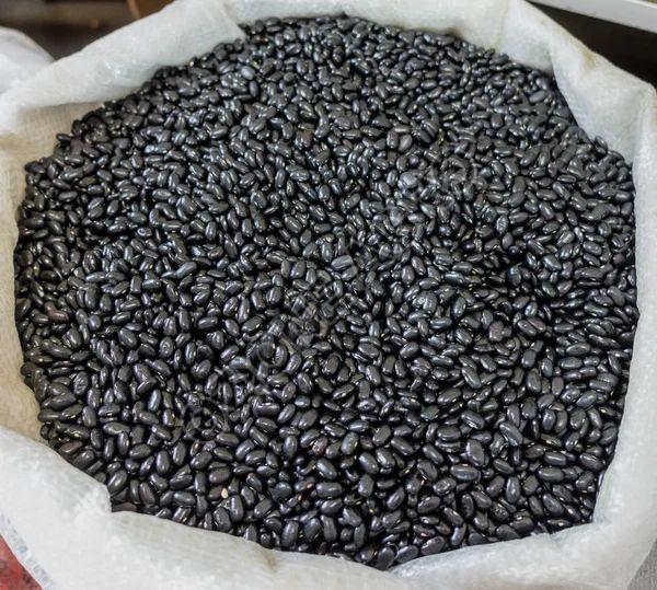 Frijoles negros para platos de frijoles Año de cosecha: 2019 Vida útil: 2 años Tipo de producto: Frijoles Tamaño: 2,0 mm+ Humedad: máx
