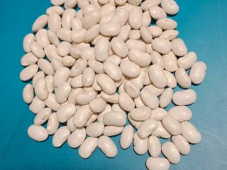 Frijoles blancos, nacidos en 2024, primera clase 100-110 granos