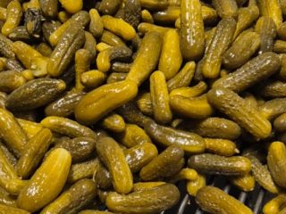 Compraré pepinos encurtidos en salmuera. Tamaño de 5 cm