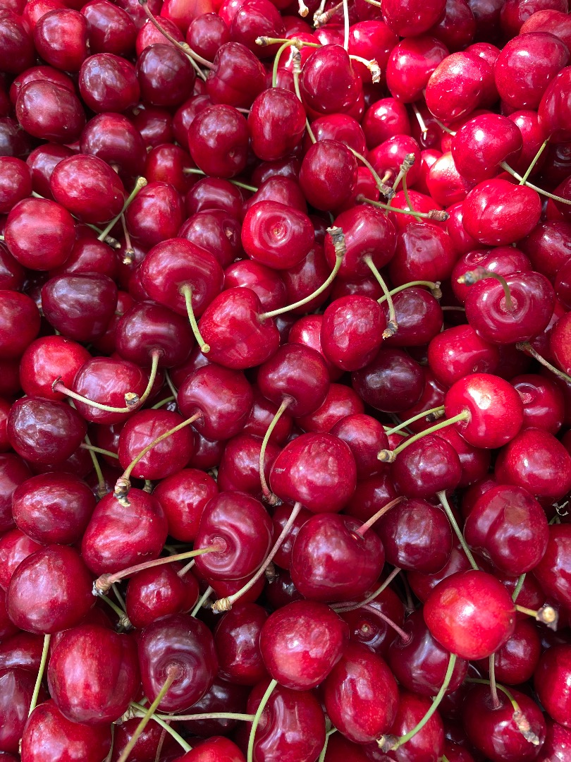 Hola, tengo una gran cantidad de cerezas a la venta