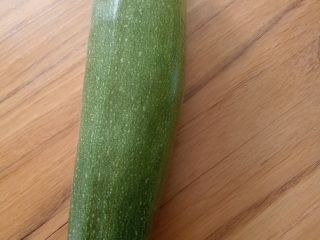 Calabacín recién cosechado. Tamaño y precio negociables. Cultivado en