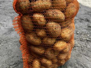 Hola, vendo patatas comestibles, variedad denar, precio 1,20 PLN