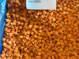 Cubos de zanahoria congelados de primera calidad 10*10