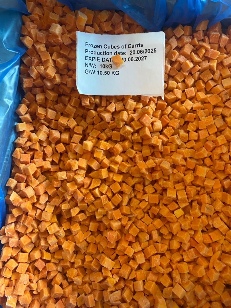 Cubos de zanahoria congelados de primera calidad 10*10