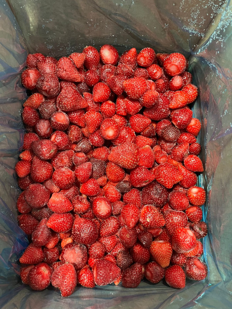 Fresa congelada de origen serbio, variedad Viktoria, cantidad disponible: 80 toneladas, producto libre de pesticidas, factura de una empresa polaca