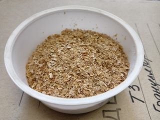 Ofrecemos salvado de trigo esponjoso y granulado en envases