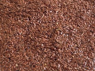 Aceite de linaza de origen kazajo disponible para exportación.