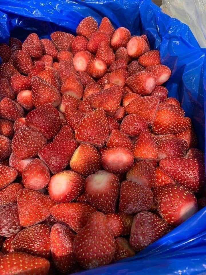Ofrecemos fresas congeladas, calibradas y sin calibrar, de grado 1 y para mermelada, disponibles para recoger a principios de diciembre en el almacén REAL de